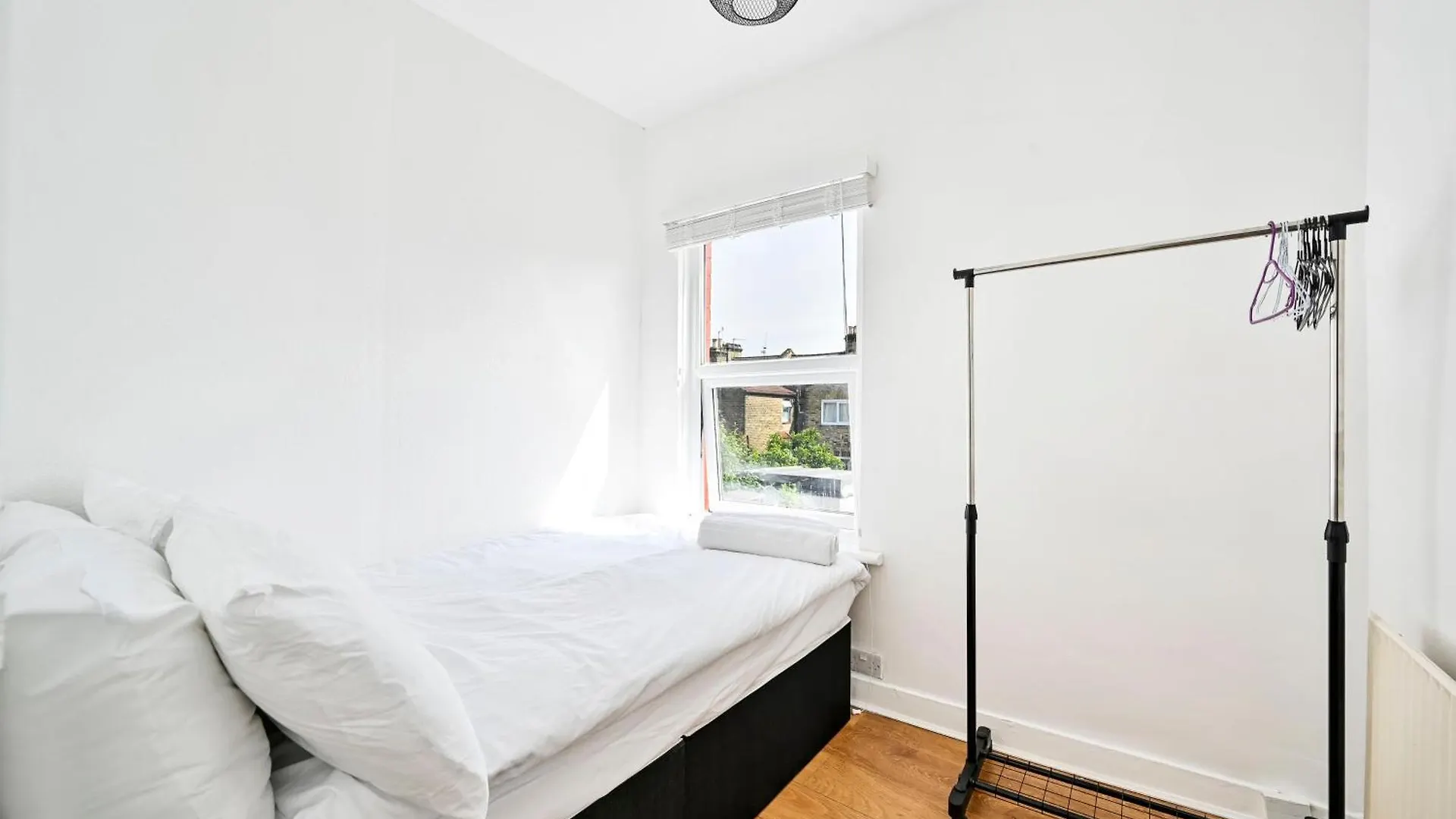 2-Bed, Sleeps 8 In Leyton E10, Near Stratford Apartment London 0*,  United Kingdom
