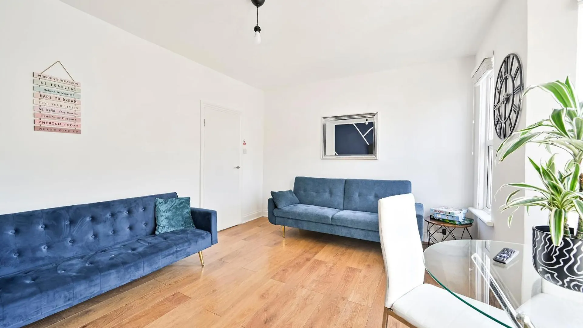 2-Bed, Sleeps 8 In Leyton E10, Near Stratford Apartment London
