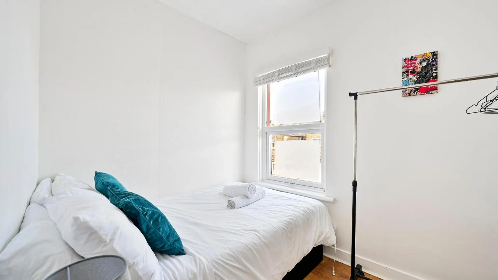 2-Bed, Sleeps 8 In Leyton E10, Near Stratford Apartment London